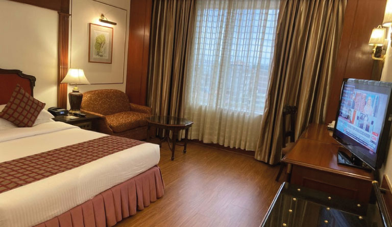 The-Everest-Hotel-Club-King-Room