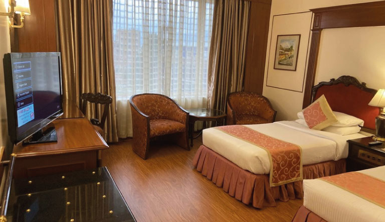 The-Everest-Hotel-Club-King-Room1