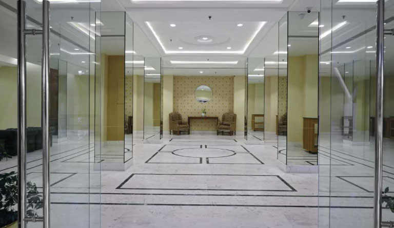 The-Everest-Hotel-Entrance