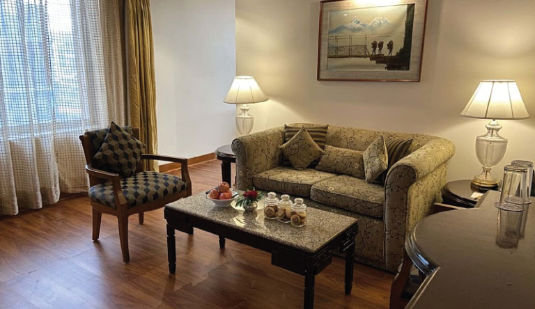 The-Everest-Hotel-Suite-Room