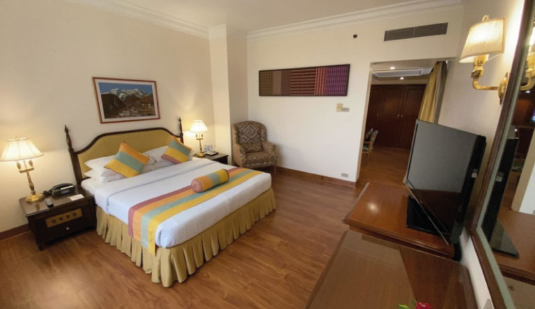 The-Everest-Hotel-Suite-Room3