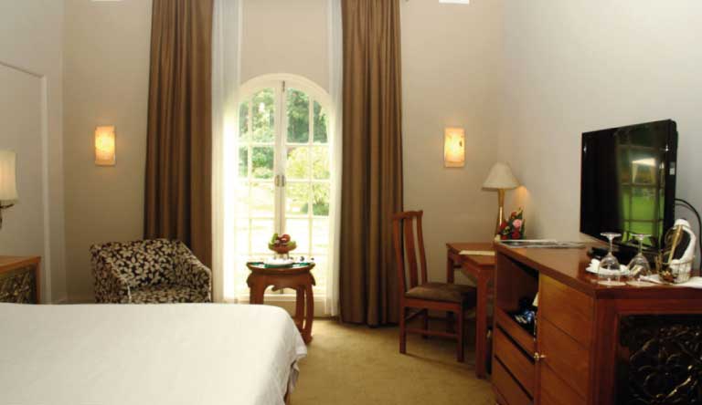 Yak-and-Yeti-Deluxe-Room