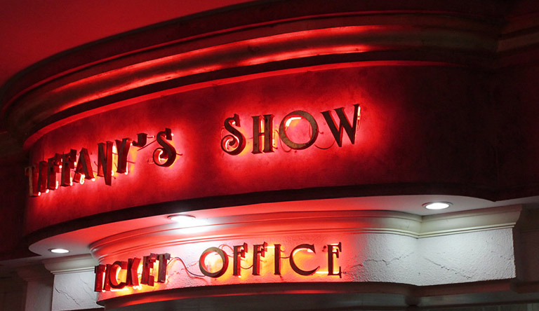 tiffanys-show-ticket-office-pattaya-thailand