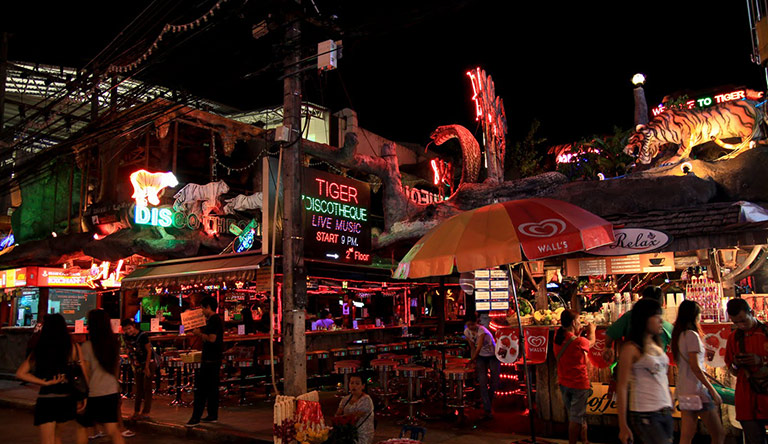 night-market-phuket-thailand